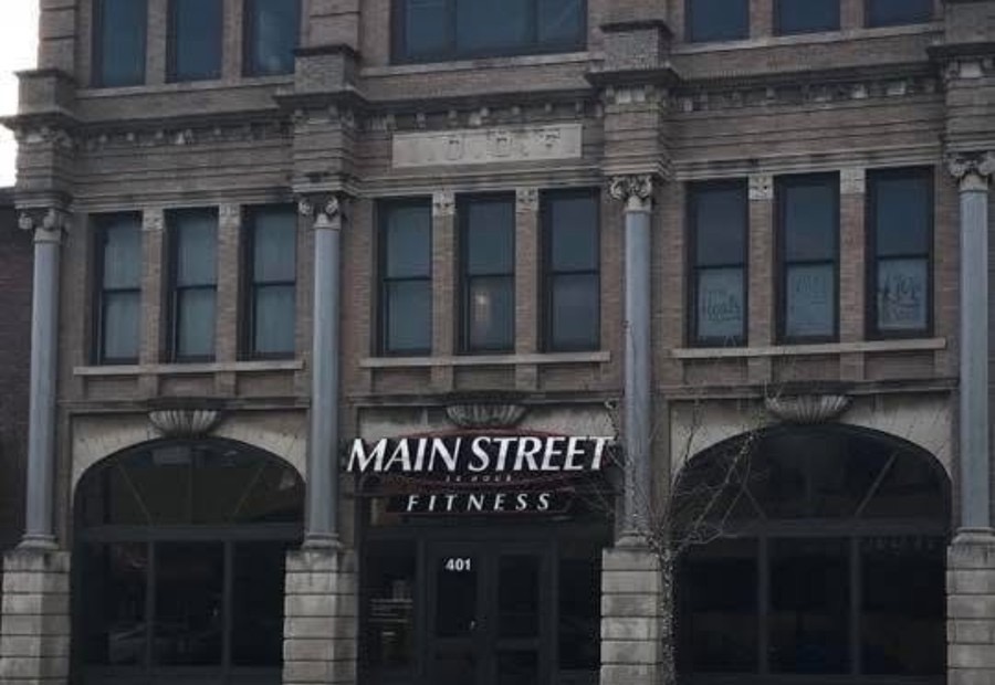 The 401 Main Street building with Main Street Fitness signage.